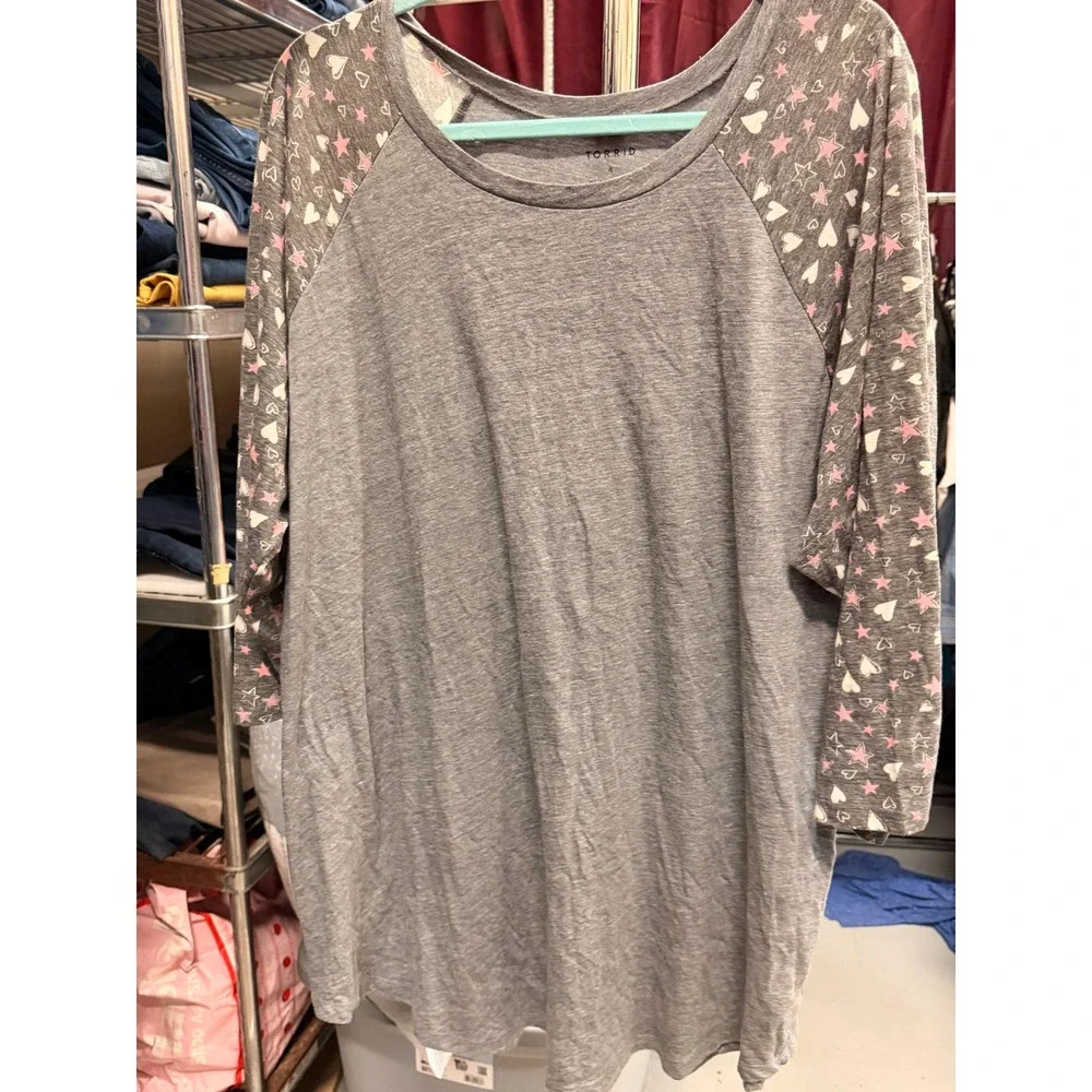 Torrid Womens Gray Raglan Sleep Top Stars Hearts Print 3/4 Sleeve Size 4 4X